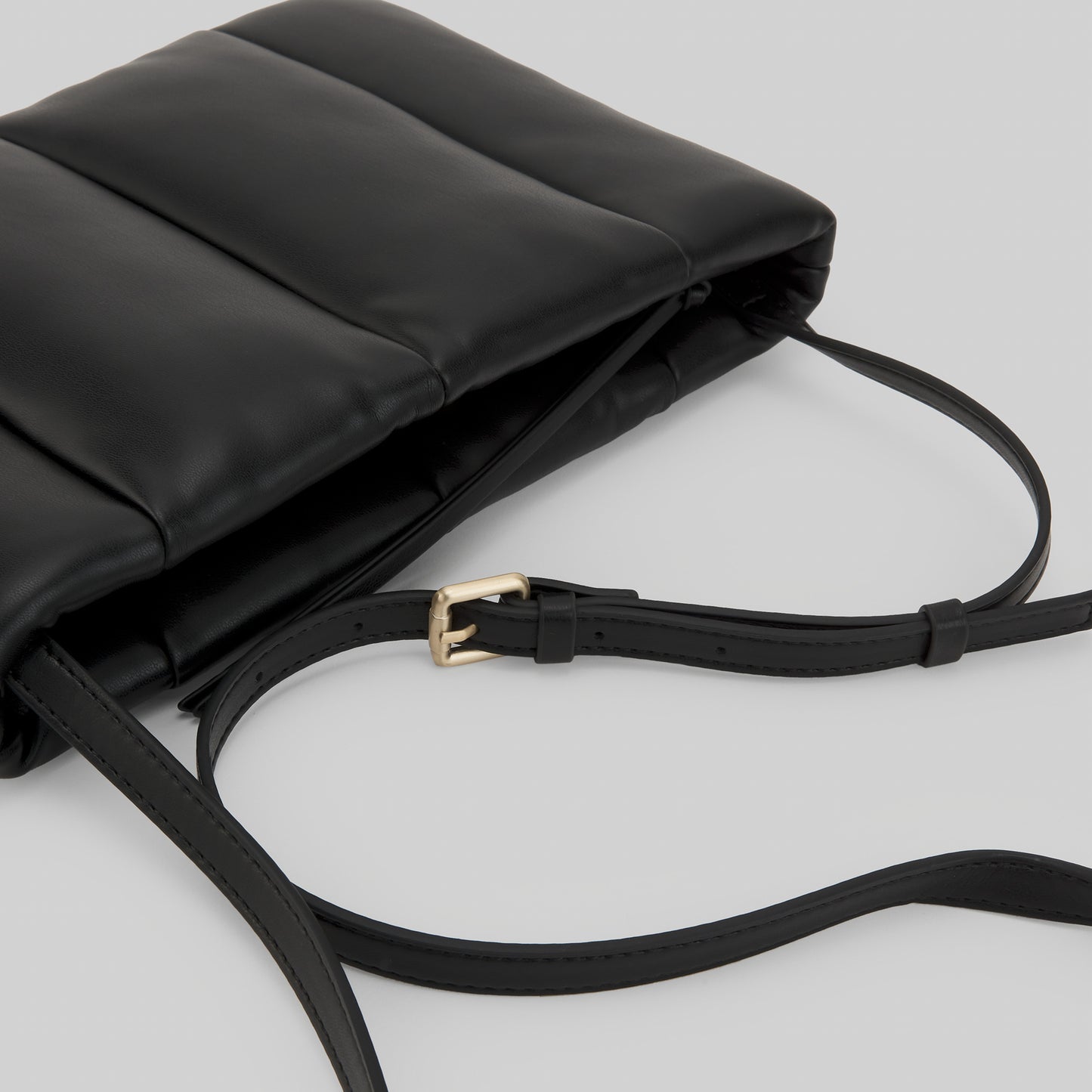 Puffer Medium Shoulder Bag - Black