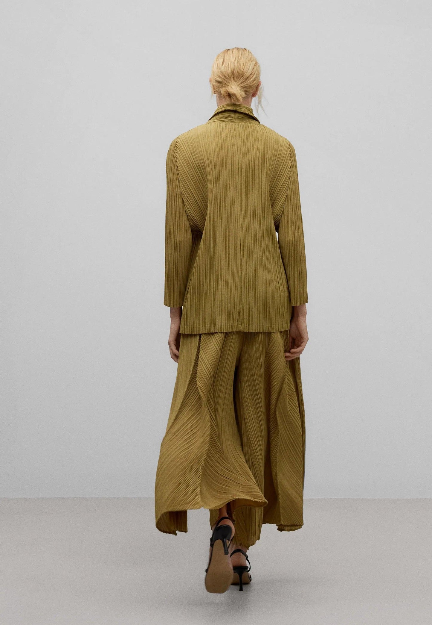 Crinkle Coat - Olive Green - ect.studio