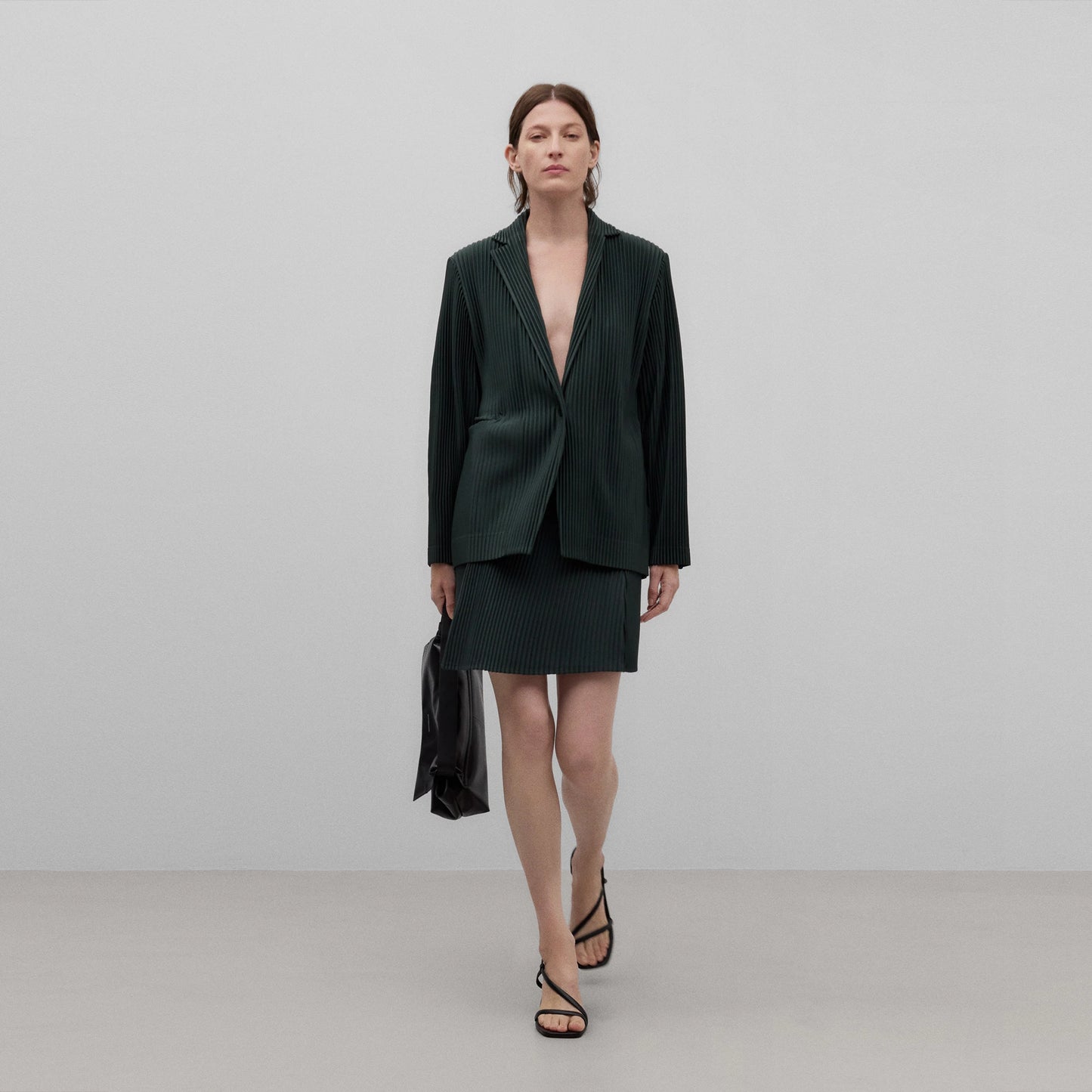 Asymmetrical Crinkle Short Skirt - Bottle Green