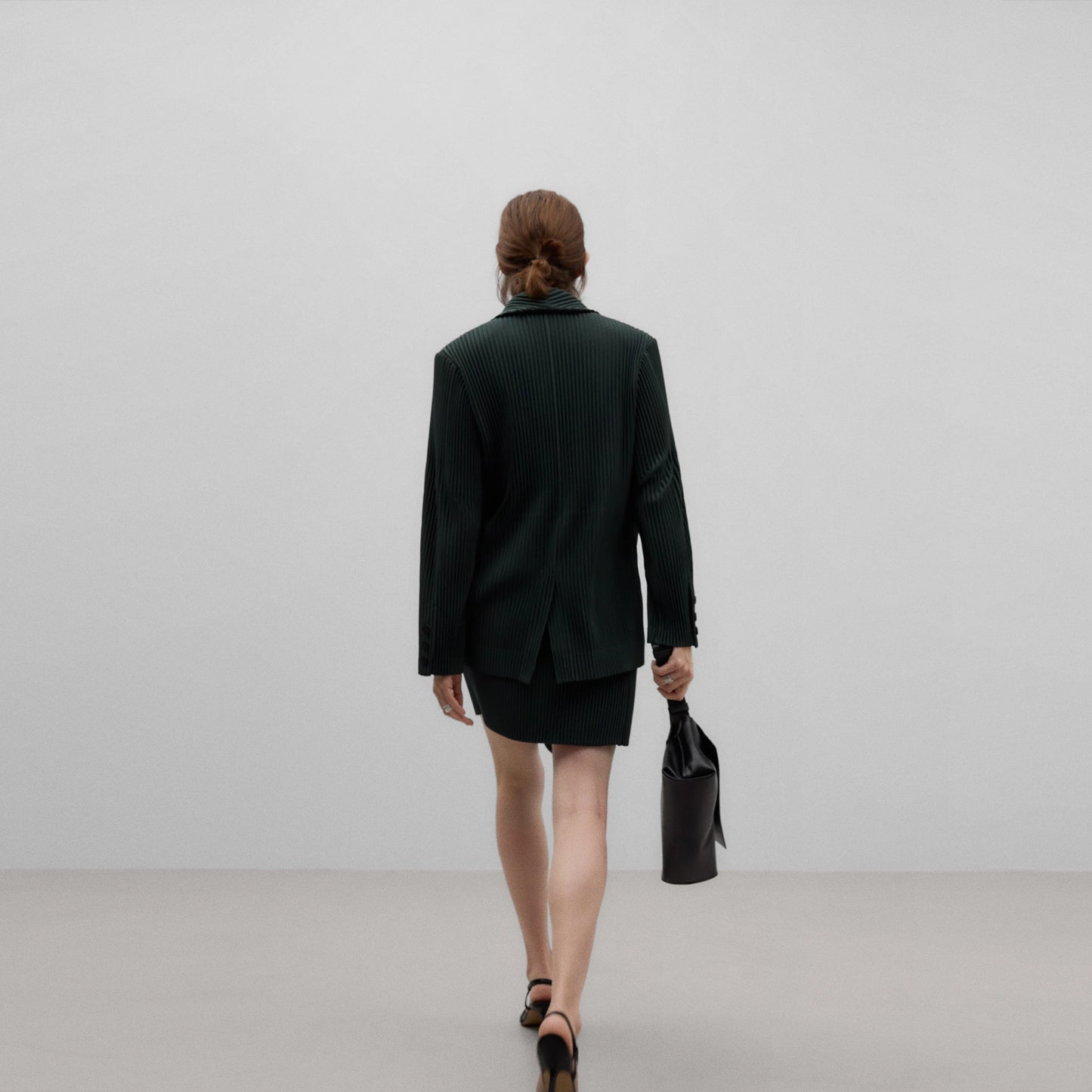 Asymmetrical Crinkle Short Skirt - Bottle Green