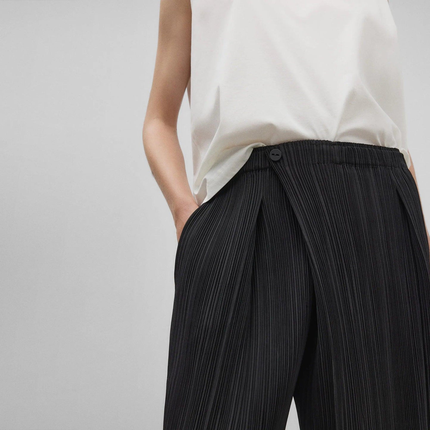 Crinkle Pleated Pants - Black - ect.studio