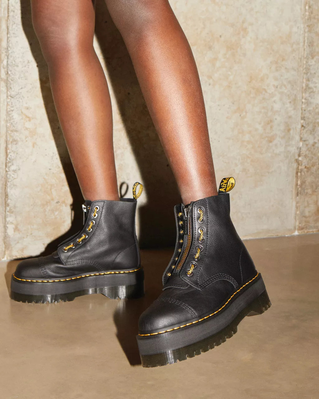 Sinclair Max Black Pisa - Main Image