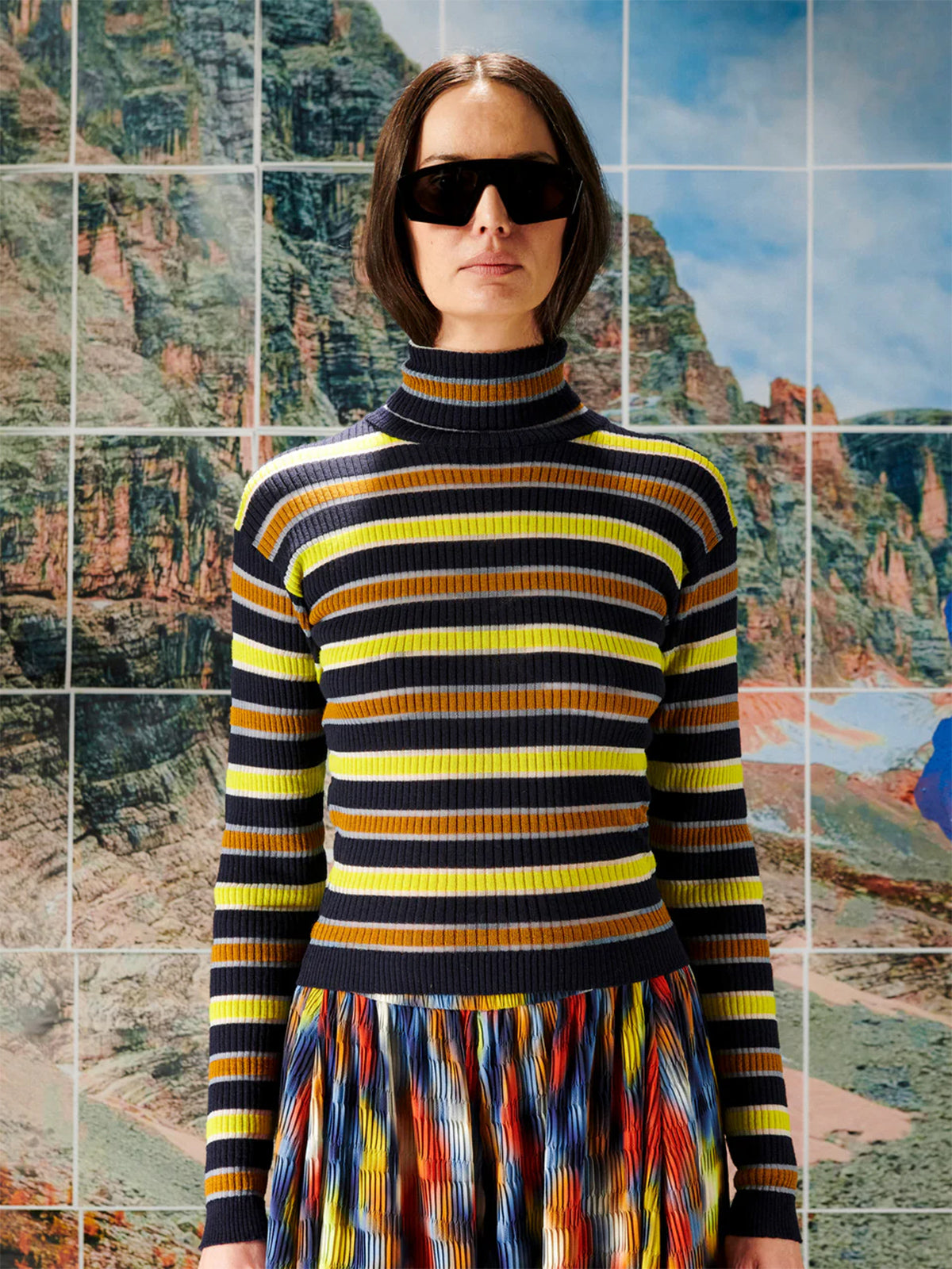 Line Turtleneck