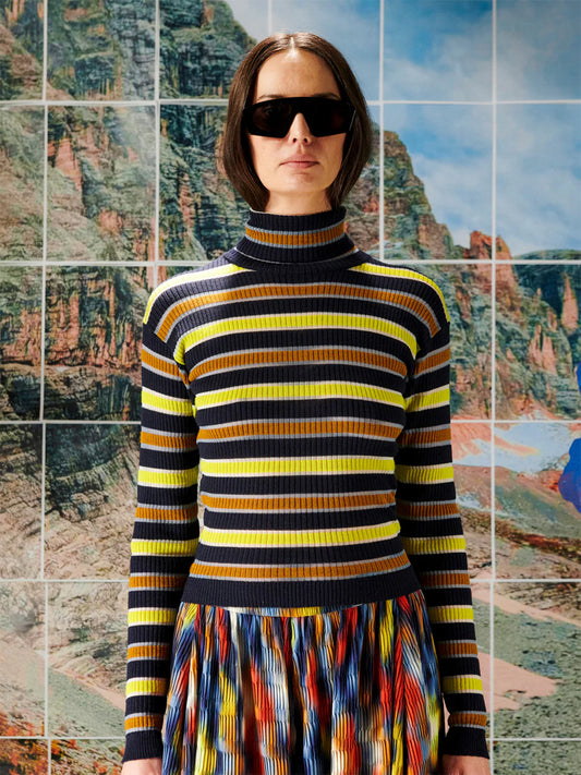 Line Turtleneck